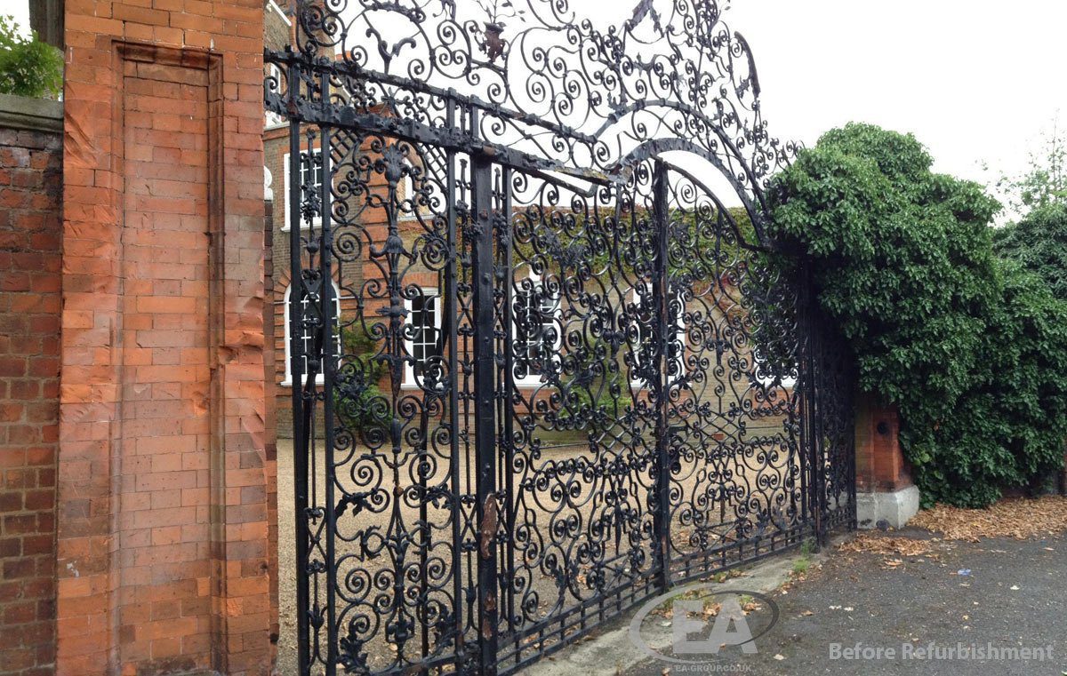 Montrose House Heritage Gates before refurbishment